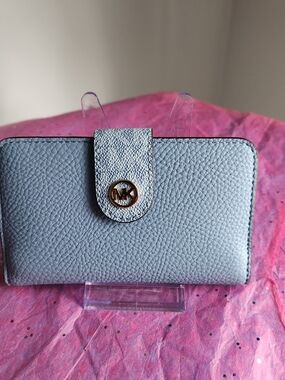 Michael Kors chambray Bifold Wallet with Goldtone NWT